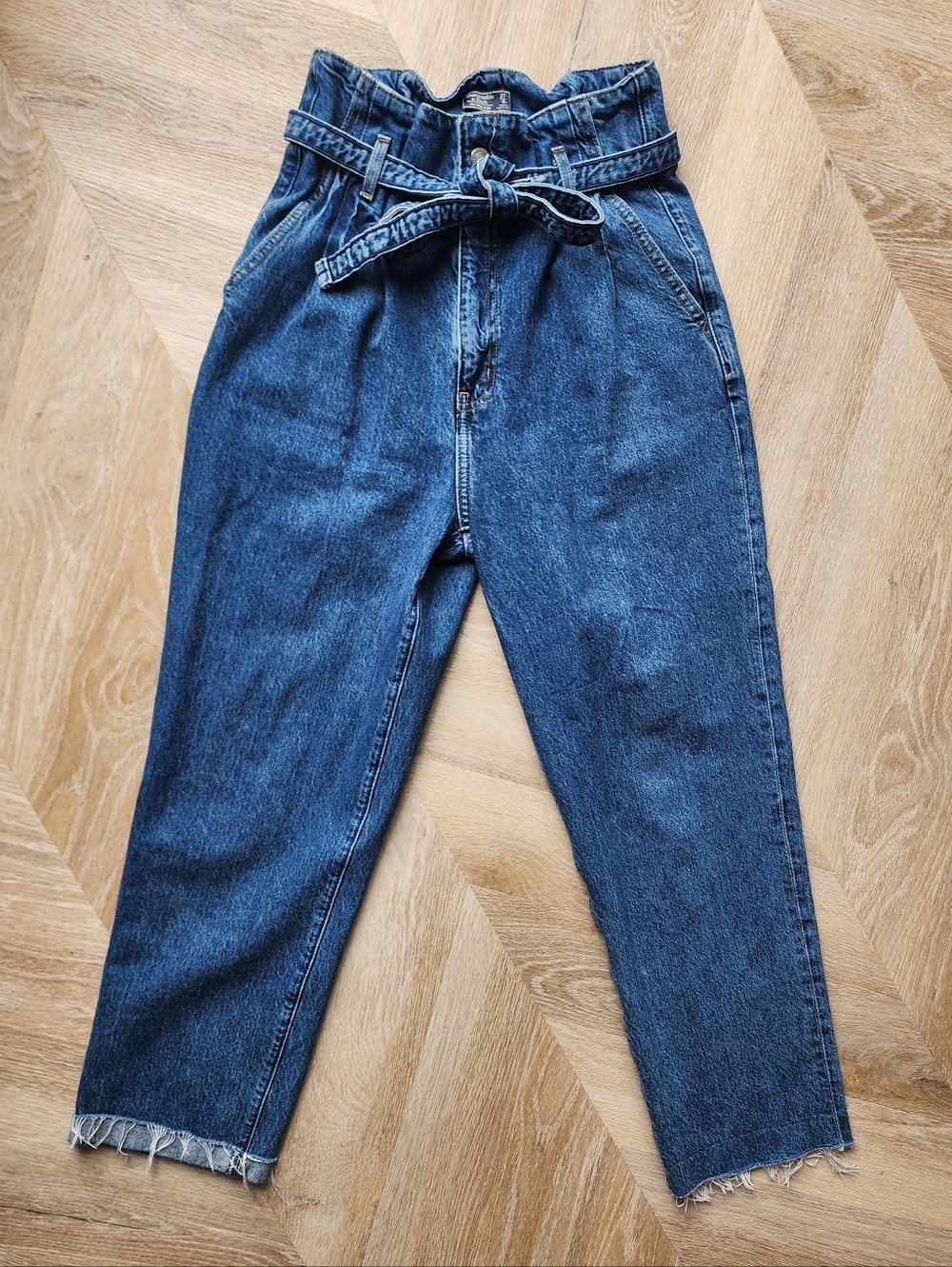 Abercrombie & Fitch Mom Jeans Belted Paper Bag Waist High Rise Size 27/4.